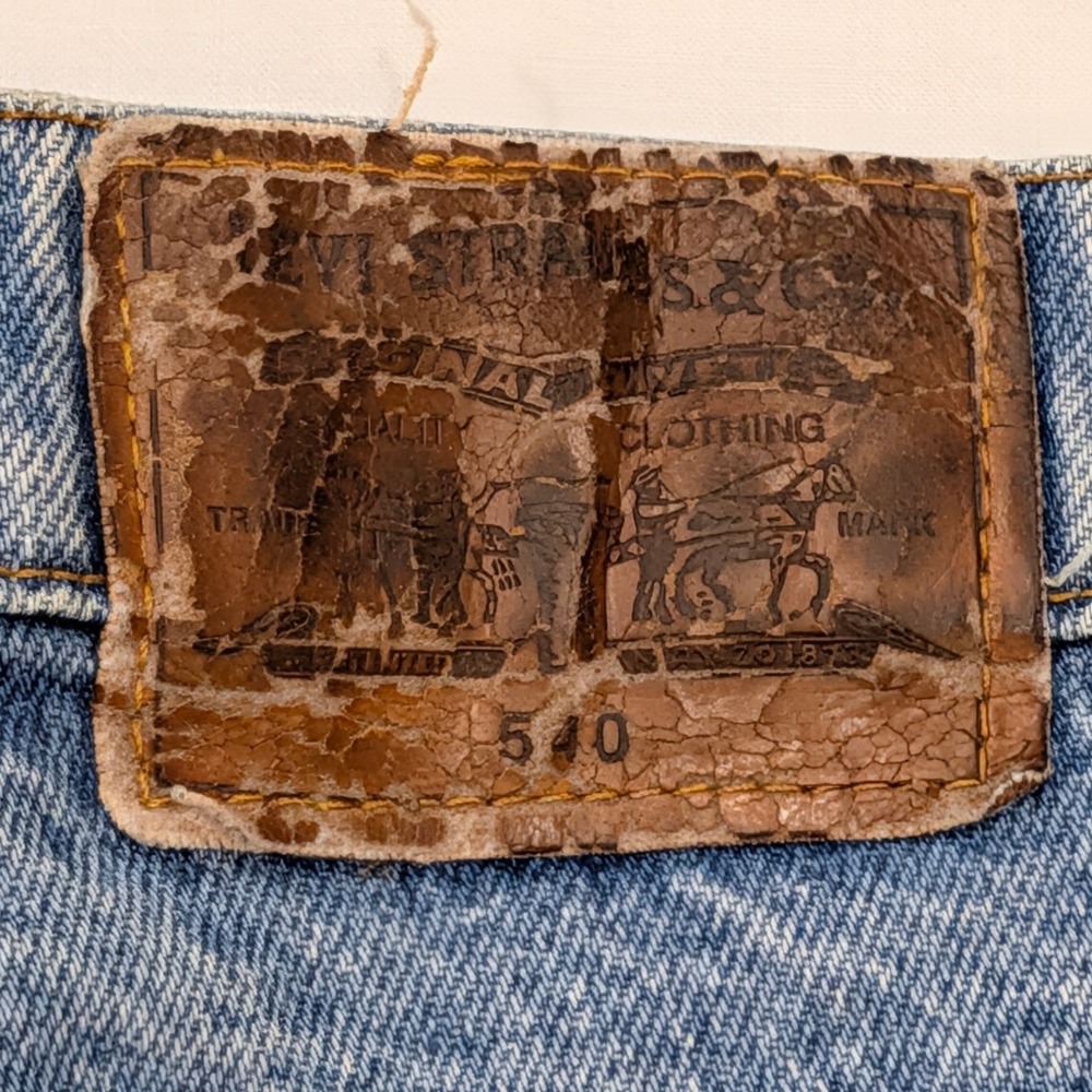 Vintage Levi's 540 Relaxed Fit Jeans Mens 36x30 Medium Wash Blue Made in USA